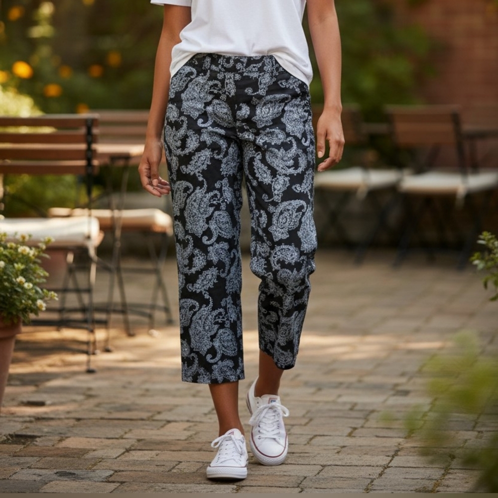 Sag Harbor Women's Capris - Black and White Paisley